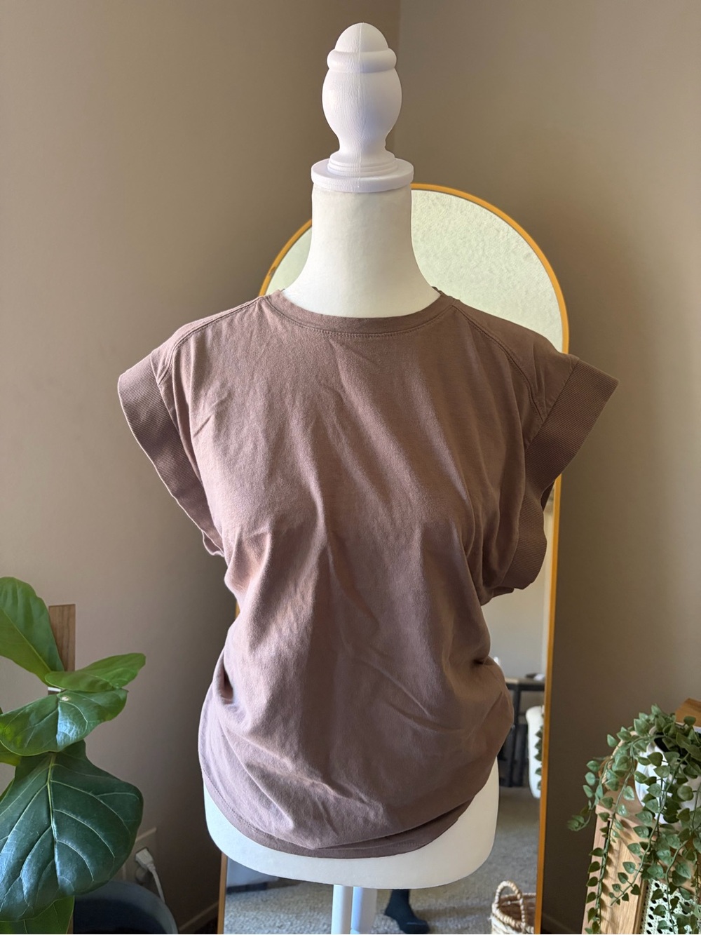 Zara Women’s Crewneck Cap-Sleeve Tee in Brown